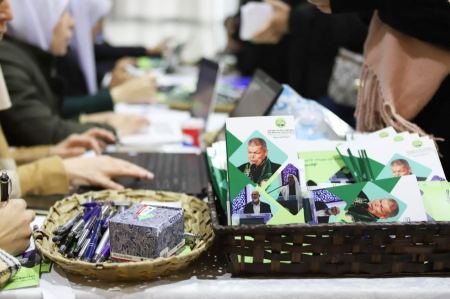 الاسلامية : توزيع 625 منحة على طلابنا العرب